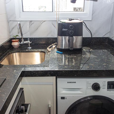 Apartamento à venda com 38m², 2 quartos e sem vagaCozinha e Área de Serviço