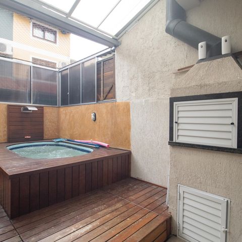 Casa à venda com 82m², 2 quartos e 2 vagas Casa à venda com 82m², 2 quartos e 2 vagasÁrea Externa