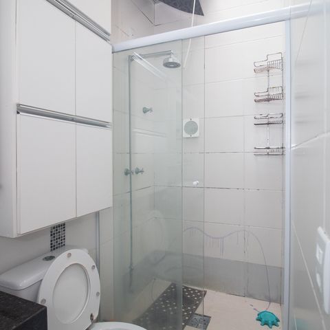 Casa à venda com 82m², 2 quartos e 2 vagas Casa à venda com 82m², 2 quartos e 2 vagasBanheiro da Suíte 1