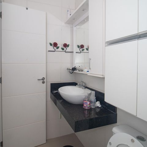 Casa à venda com 82m², 2 quartos e 2 vagas Casa à venda com 82m², 2 quartos e 2 vagasBanheiro da Suíte 1
