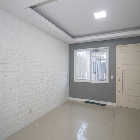 Casa à venda com 82m², 2 quartos e 2 vagas Casa à venda com 82m², 2 quartos e 2 vagasSala