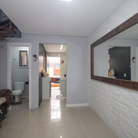 Casa à venda com 82m², 2 quartos e 2 vagas Casa à venda com 82m², 2 quartos e 2 vagasSala
