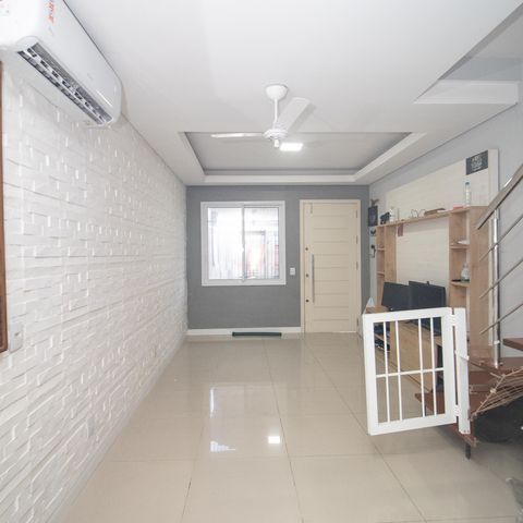 Casa à venda com 82m², 2 quartos e 2 vagas Casa à venda com 82m², 2 quartos e 2 vagasSala