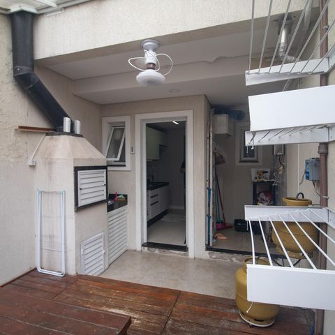 Casa à venda com 82m², 2 quartos e 2 vagas Casa à venda com 82m², 2 quartos e 2 vagasCozinha