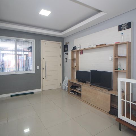 Casa à venda com 82m², 2 quartos e 2 vagas Casa à venda com 82m², 2 quartos e 2 vagasSala