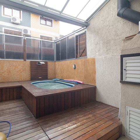 Casa à venda com 82m², 2 quartos e 2 vagas Casa à venda com 82m², 2 quartos e 2 vagasÁrea Externa