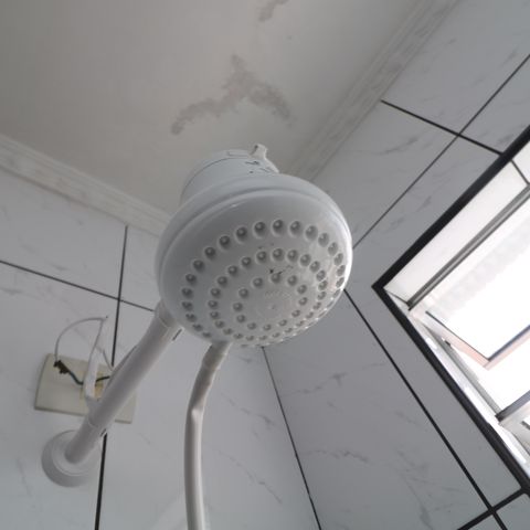 Casa à venda com 130m², 3 quartos e 1 vagaBanheiro
