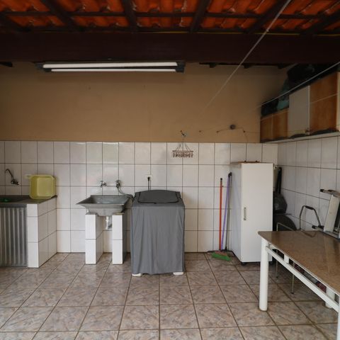 Casa à venda com 130m², 3 quartos e 1 vagaÁrea de Serviço