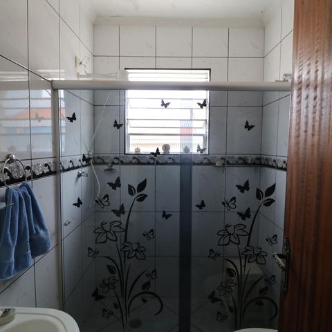 Casa à venda com 130m², 3 quartos e 1 vagaBanheiro