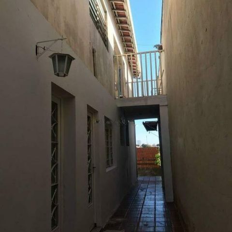 Casa à venda com 210m², 6 quartos e 2 vagas
