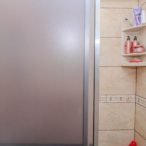 Casa à venda com 65m², 2 quartos e 1 vaga Casa à venda com 65m², 2 quartos e 1 vagaBanheiro