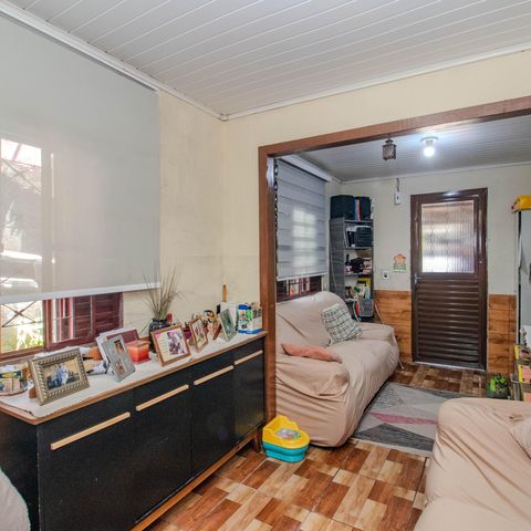 Casa à venda com 65m², 2 quartos e 1 vaga Casa à venda com 65m², 2 quartos e 1 vagaSala