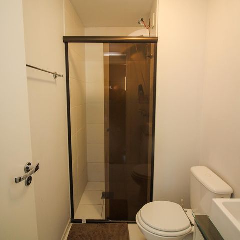 Apartamento à venda com 56m², 2 quartos e 1 vaga Apartamento à venda com 56m², 2 quartos e 1 vagaBanheiro Social