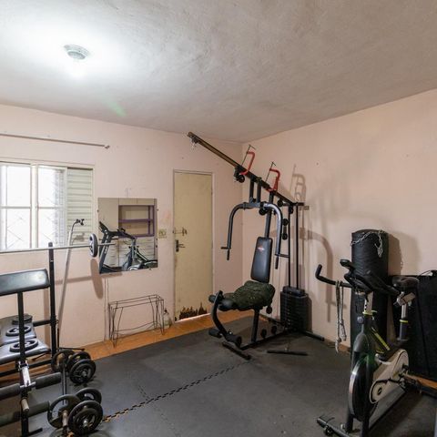 Casa à venda com 200m², 7 quartos e 5 vagas Casa à venda com 200m², 7 quartos e 5 vagasSuíte 2