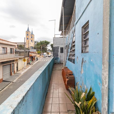 Casa à venda com 200m², 7 quartos e 5 vagas Casa à venda com 200m², 7 quartos e 5 vagasVaranda Suíte 1