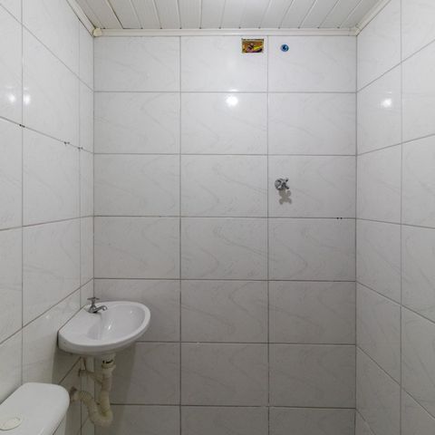 Casa à venda com 200m², 7 quartos e 5 vagas Casa à venda com 200m², 7 quartos e 5 vagasSalão - Banheiro