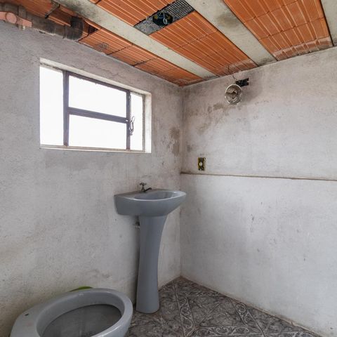 Casa à venda com 200m², 7 quartos e 5 vagas Casa à venda com 200m², 7 quartos e 5 vagasBanheiro Externo