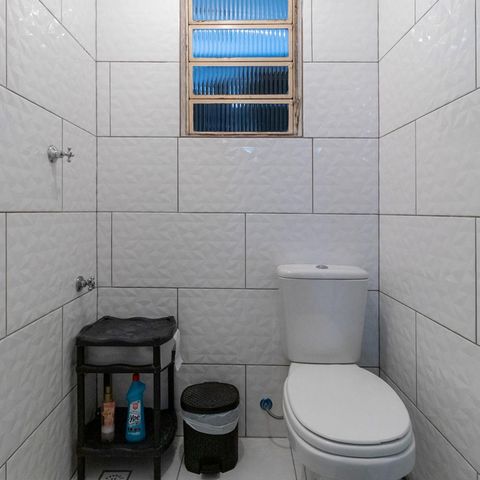 Casa à venda com 200m², 7 quartos e 5 vagas Casa à venda com 200m², 7 quartos e 5 vagasLavabo