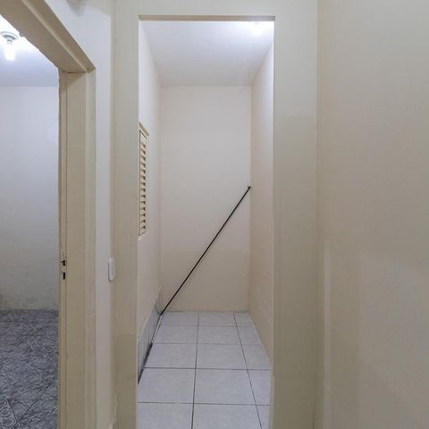 Casa à venda com 200m², 7 quartos e 5 vagas Casa à venda com 200m², 7 quartos e 5 vagasSalão