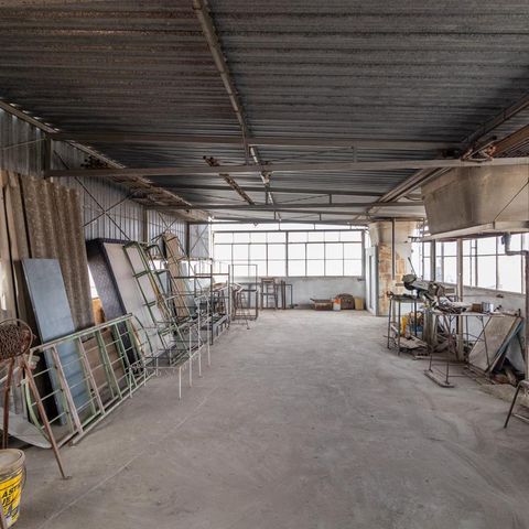 Casa à venda com 200m², 7 quartos e 5 vagas Casa à venda com 200m², 7 quartos e 5 vagasTerraço