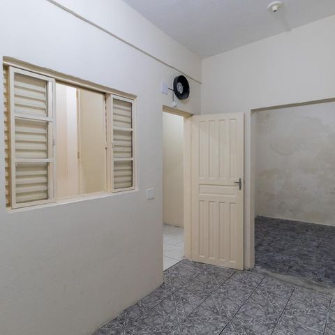 Casa à venda com 200m², 7 quartos e 5 vagas Casa à venda com 200m², 7 quartos e 5 vagasSalão
