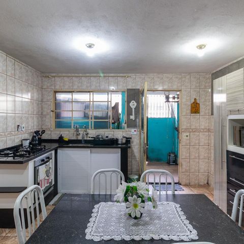 Casa à venda com 200m², 7 quartos e 5 vagas Casa à venda com 200m², 7 quartos e 5 vagasCozinha