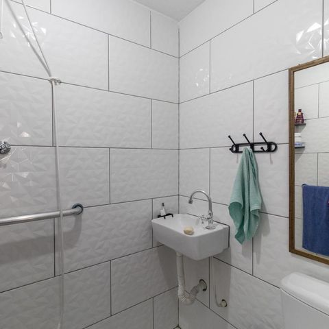 Casa à venda com 200m², 7 quartos e 5 vagas Casa à venda com 200m², 7 quartos e 5 vagasBanheiro