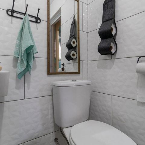 Casa à venda com 200m², 7 quartos e 5 vagas Casa à venda com 200m², 7 quartos e 5 vagasBanheiro