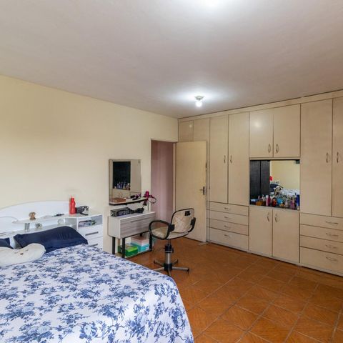 Casa à venda com 200m², 7 quartos e 5 vagas Casa à venda com 200m², 7 quartos e 5 vagasSuíte 1