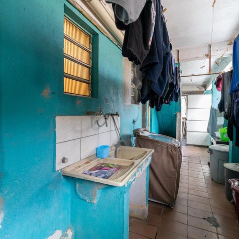 Casa à venda com 200m², 7 quartos e 5 vagas Casa à venda com 200m², 7 quartos e 5 vagasÁrea de Serviço
