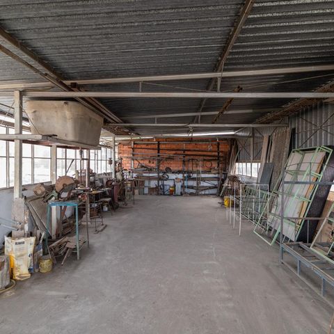 Casa à venda com 200m², 7 quartos e 5 vagas Casa à venda com 200m², 7 quartos e 5 vagasTerraço