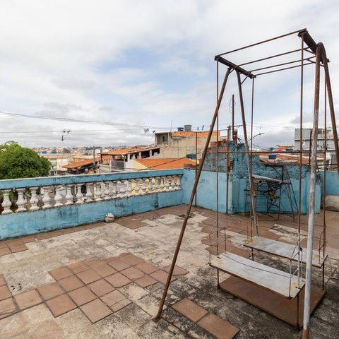 Casa à venda com 200m², 7 quartos e 5 vagas Casa à venda com 200m², 7 quartos e 5 vagasVaranda Suíte 1