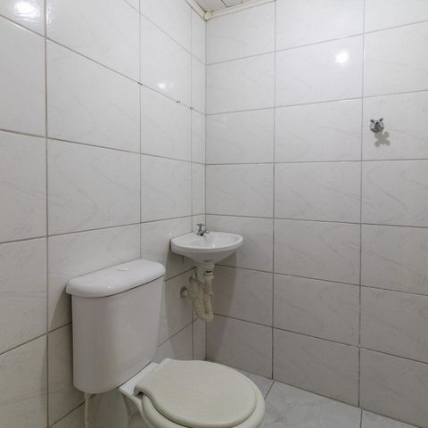 Casa à venda com 200m², 7 quartos e 5 vagas Casa à venda com 200m², 7 quartos e 5 vagasSalão - Banheiro