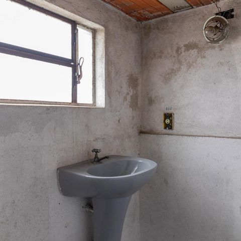 Casa à venda com 200m², 7 quartos e 5 vagas Casa à venda com 200m², 7 quartos e 5 vagasBanheiro Externo