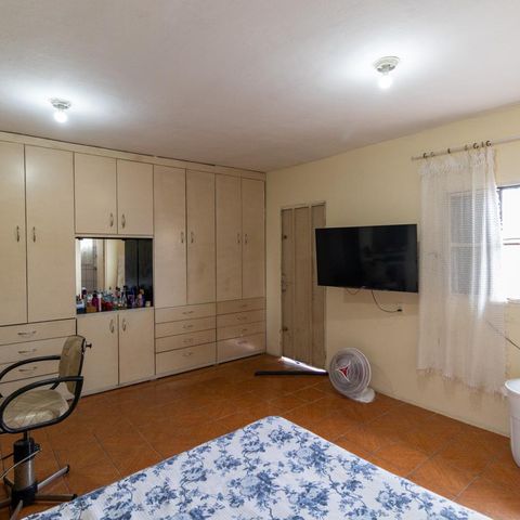 Casa à venda com 200m², 7 quartos e 5 vagas Casa à venda com 200m², 7 quartos e 5 vagasSuíte 1