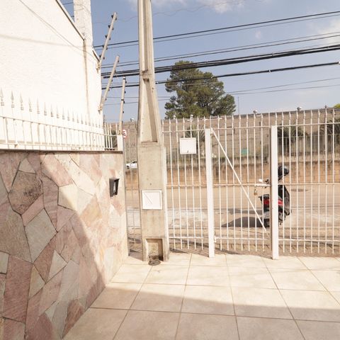 Casa para alugar com 180m², 3 quartos e 2 vagas Casa para alugar com 180m², 3 quartos e 2 vagasGaragem