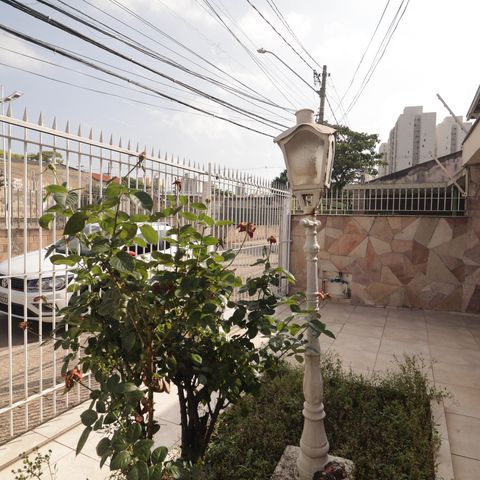 Casa para alugar com 180m², 3 quartos e 2 vagas Casa para alugar com 180m², 3 quartos e 2 vagasÁrea Externa