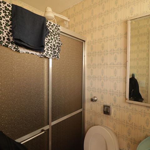 Casa para alugar com 180m², 3 quartos e 2 vagas Casa para alugar com 180m², 3 quartos e 2 vagasBanheiro de Serviço