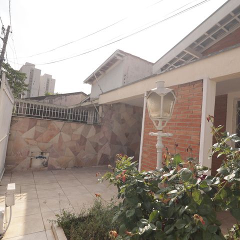 Casa para alugar com 180m², 3 quartos e 2 vagas Casa para alugar com 180m², 3 quartos e 2 vagasÁrea Externa