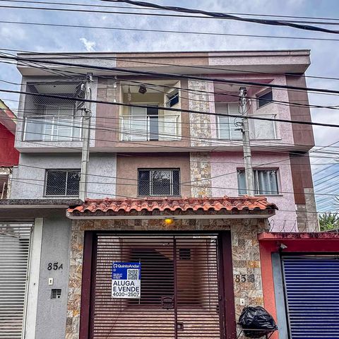 Casa para alugar com 190m², 3 quartos e 3 vagas Casa para alugar com 190m², 3 quartos e 3 vagasFachada
