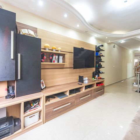 Casa para alugar com 190m², 3 quartos e 3 vagas Casa para alugar com 190m², 3 quartos e 3 vagasSala