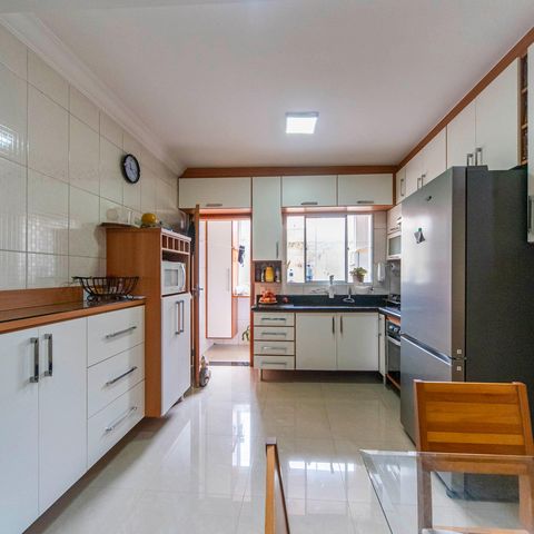 Casa para alugar com 190m², 3 quartos e 3 vagas Casa para alugar com 190m², 3 quartos e 3 vagasCozinha