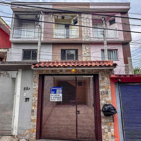 Casa para alugar com 190m², 3 quartos e 3 vagas Casa para alugar com 190m², 3 quartos e 3 vagasFachada
