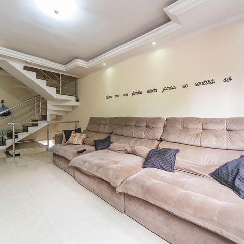 Casa para alugar com 190m², 3 quartos e 3 vagas Casa para alugar com 190m², 3 quartos e 3 vagasSala