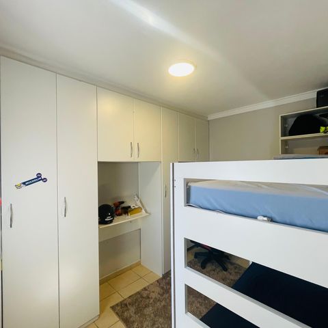 Casa à venda com 80m², 2 quartos e 1 vaga Casa à venda com 80m², 2 quartos e 1 vagaQuarto 2