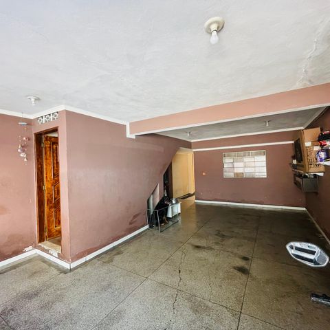 Casa à venda com 80m², 2 quartos e 1 vaga Casa à venda com 80m², 2 quartos e 1 vagaGa