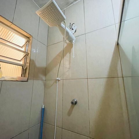 Casa à venda com 80m², 2 quartos e 1 vaga Casa à venda com 80m², 2 quartos e 1 vagaBanheiro 1