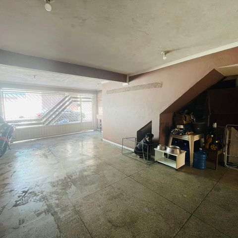 Casa à venda com 80m², 2 quartos e 1 vaga Casa à venda com 80m², 2 quartos e 1 vagaGaragem