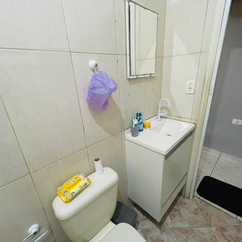 Casa à venda com 80m², 2 quartos e 1 vaga Casa à venda com 80m², 2 quartos e 1 vagaBanheiro 1