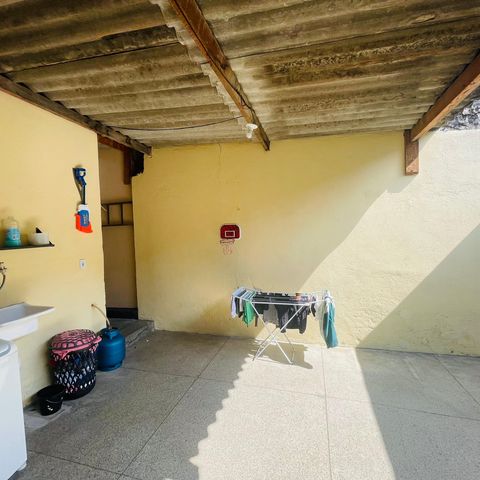 Casa à venda com 80m², 2 quartos e 1 vaga Casa à venda com 80m², 2 quartos e 1 vagaÁrea de Serviço